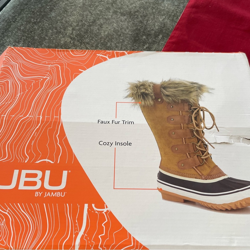 JBU Bella duck boots. Size 9